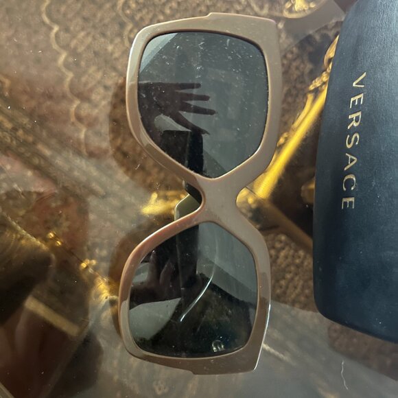 VERSAVE Chocolate Brown Greca Sunglasses - Picture 3 of 6